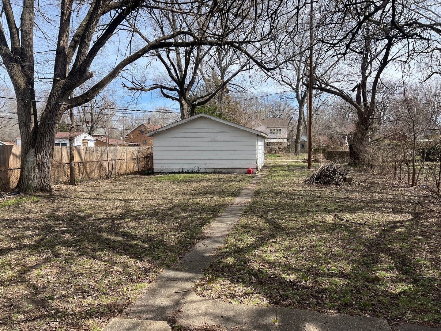 Springfield Apartment: 1224 N Rutledge