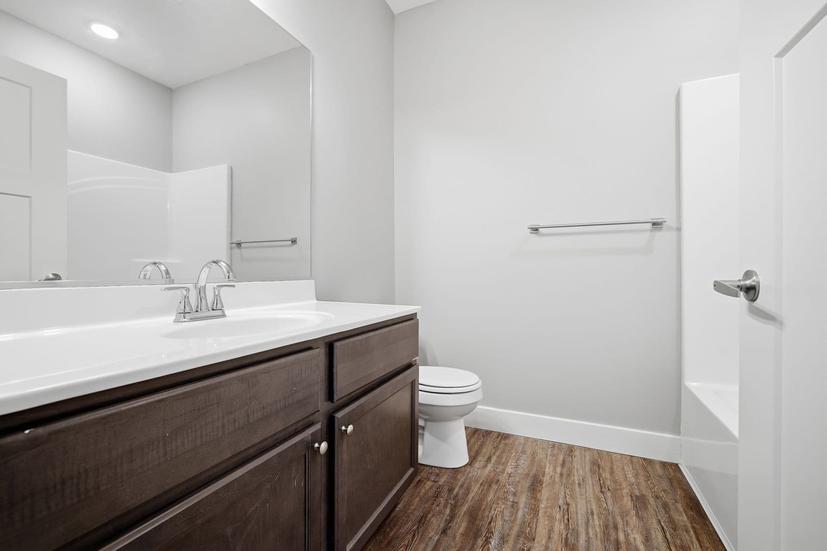 Bloomington Apartment: 20 Revolutionary Square