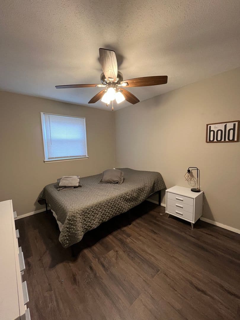 Normal Apartment: 1005 Charlotte