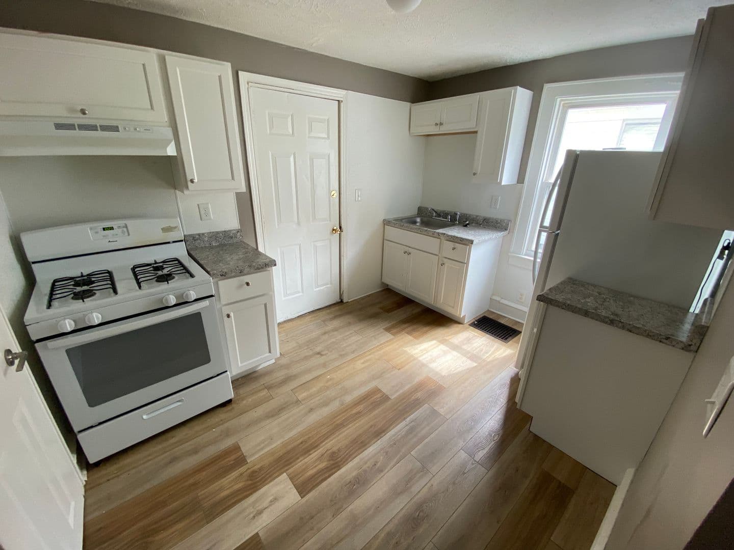 Bloomington Apartment: 608 1/2 E Monroe