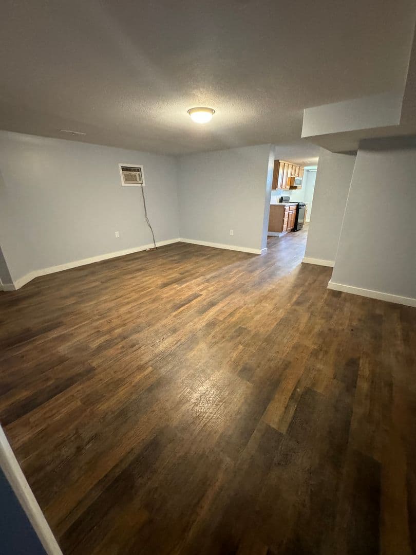 Bloomington Apartment: 521 E. Chestnut