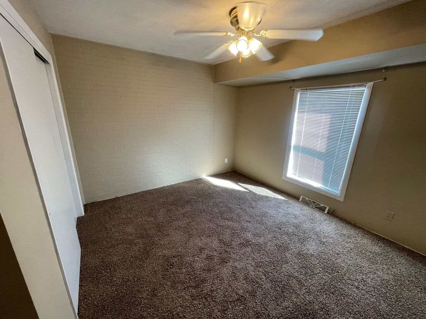 Bloomington Apartment: 1103 Gettysburg
