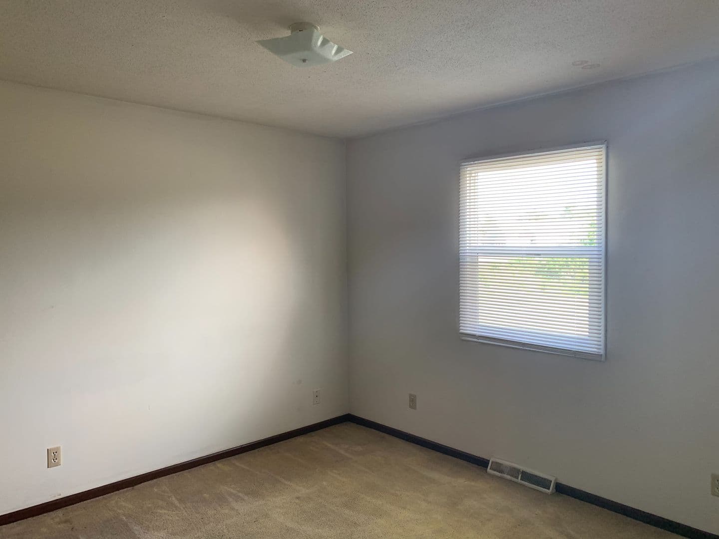 Chatham Apartment: Circle Dr