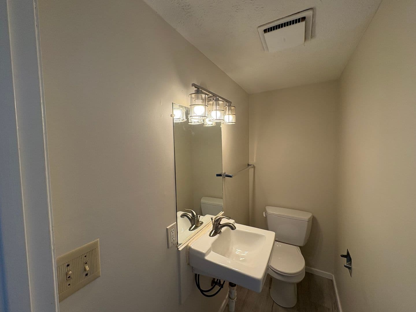 Normal Apartment: 1504 Ensign Dr.