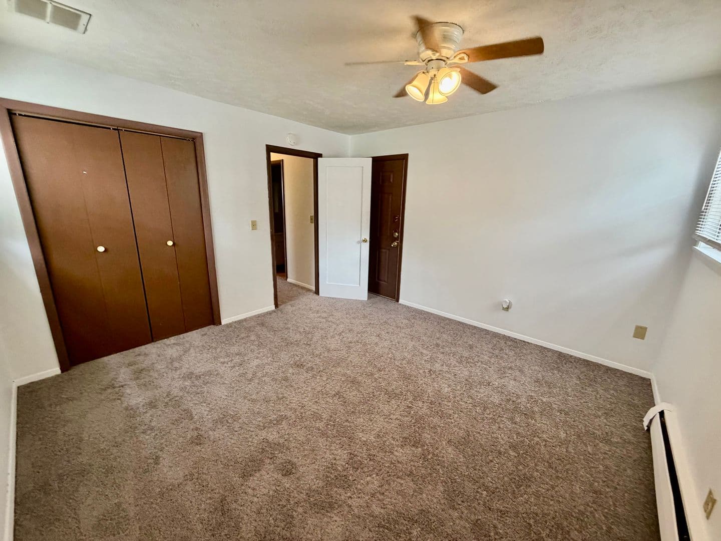 Normal Apartment: 215 Lindell Drive