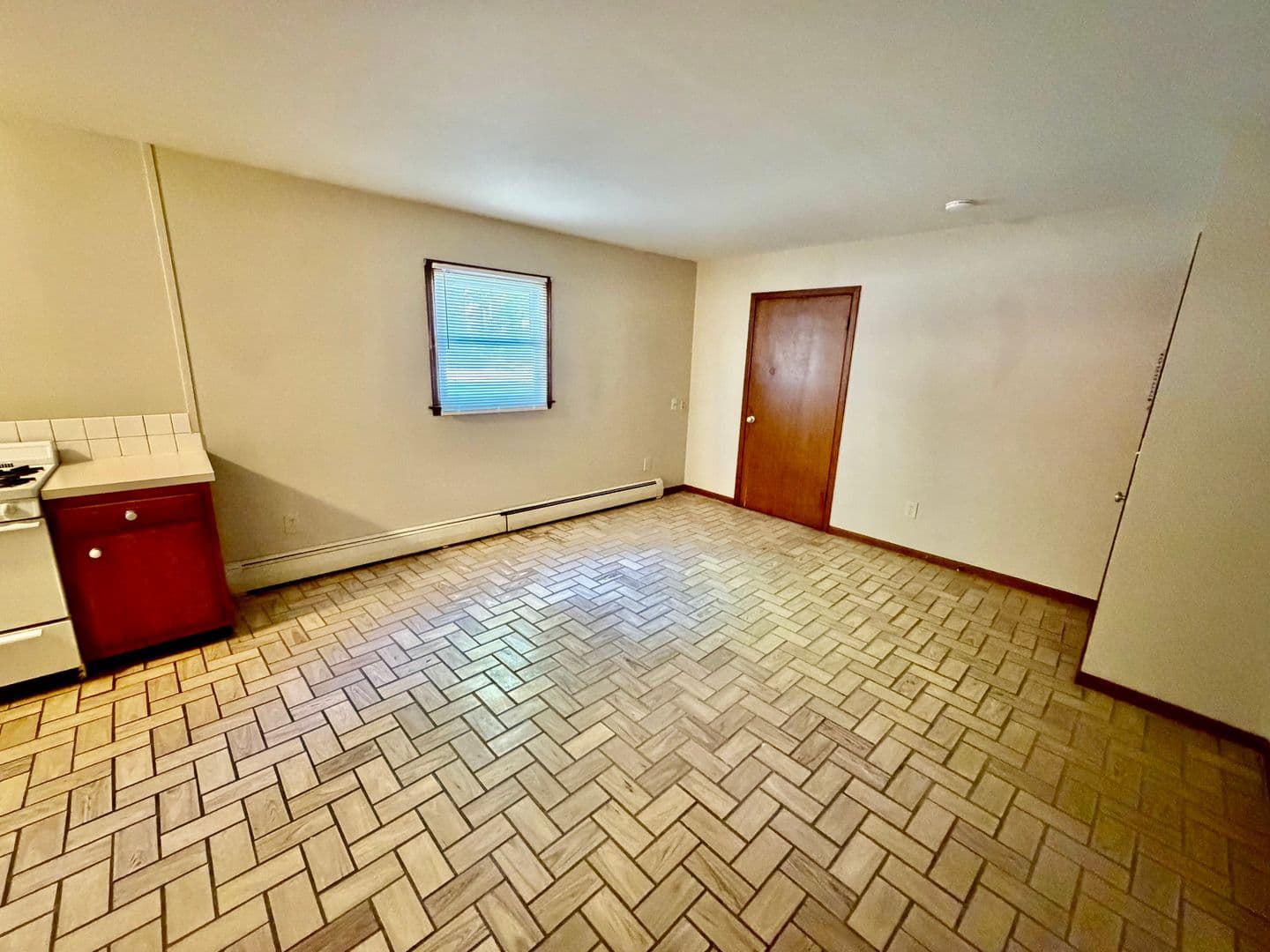 Bloomington Apartment: 801 N. McLean