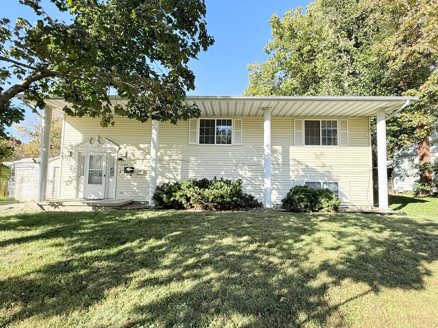 Normal Apartment: 1122 West Ave