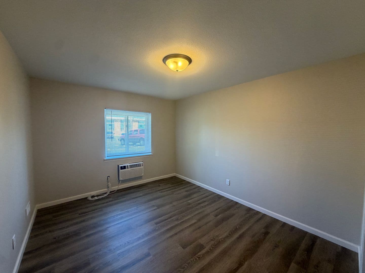 Peoria Apartment: 2317 & 2331 W. Martin Luther King Jr. Drive