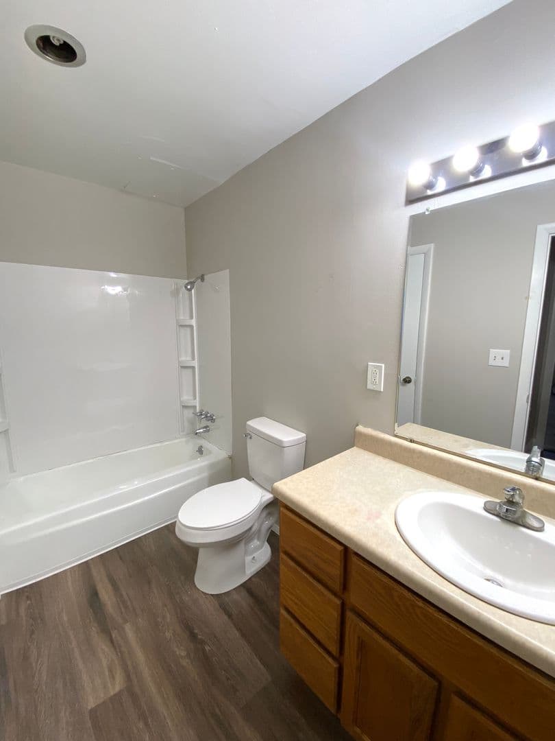 Peoria Apartment: 2317 & 2331 W. Martin Luther King Jr. Drive