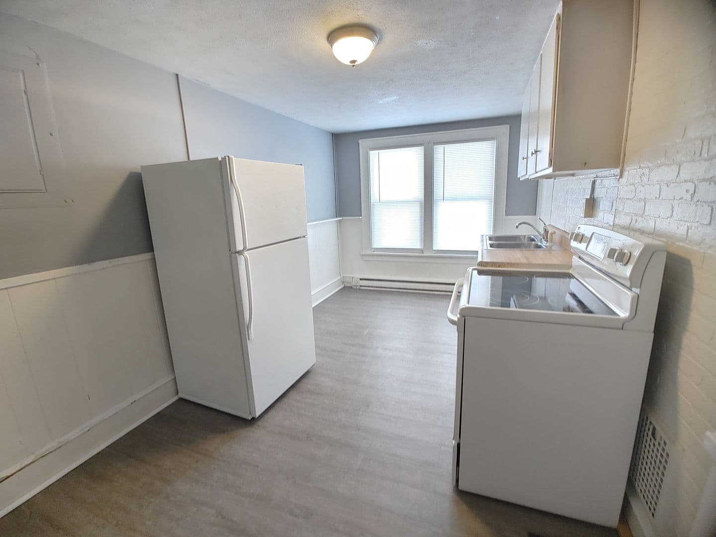 Bloomington Apartment: 804 South Morris Avenue
