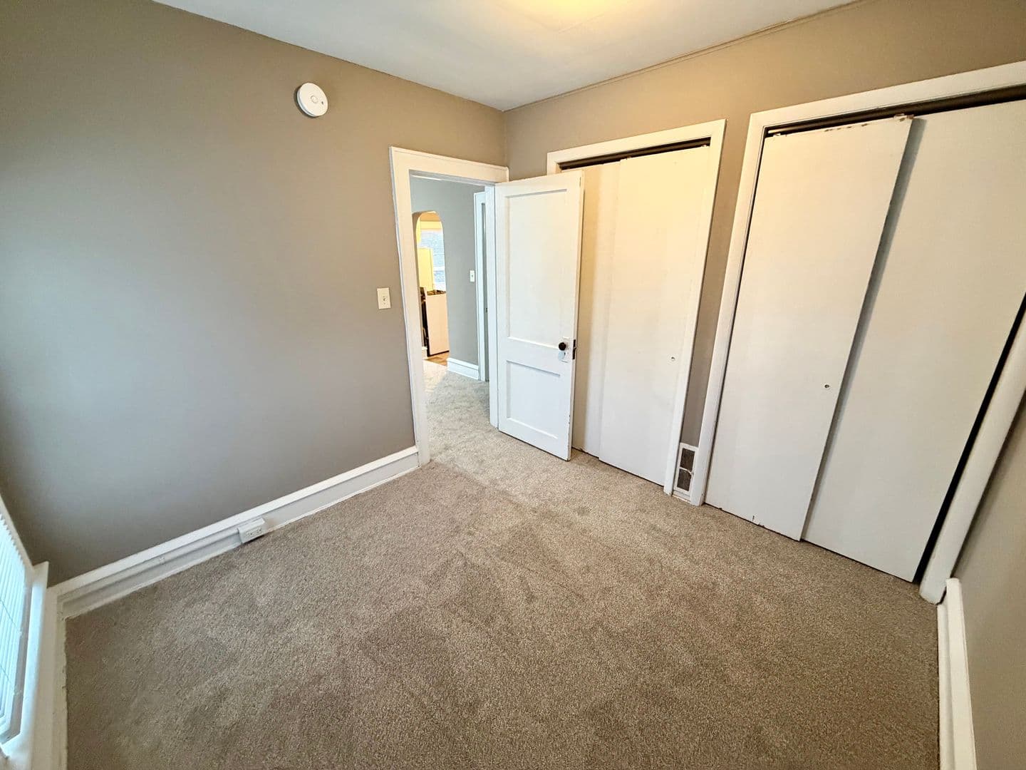 Bloomington Apartment: 608 1/2 E Monroe