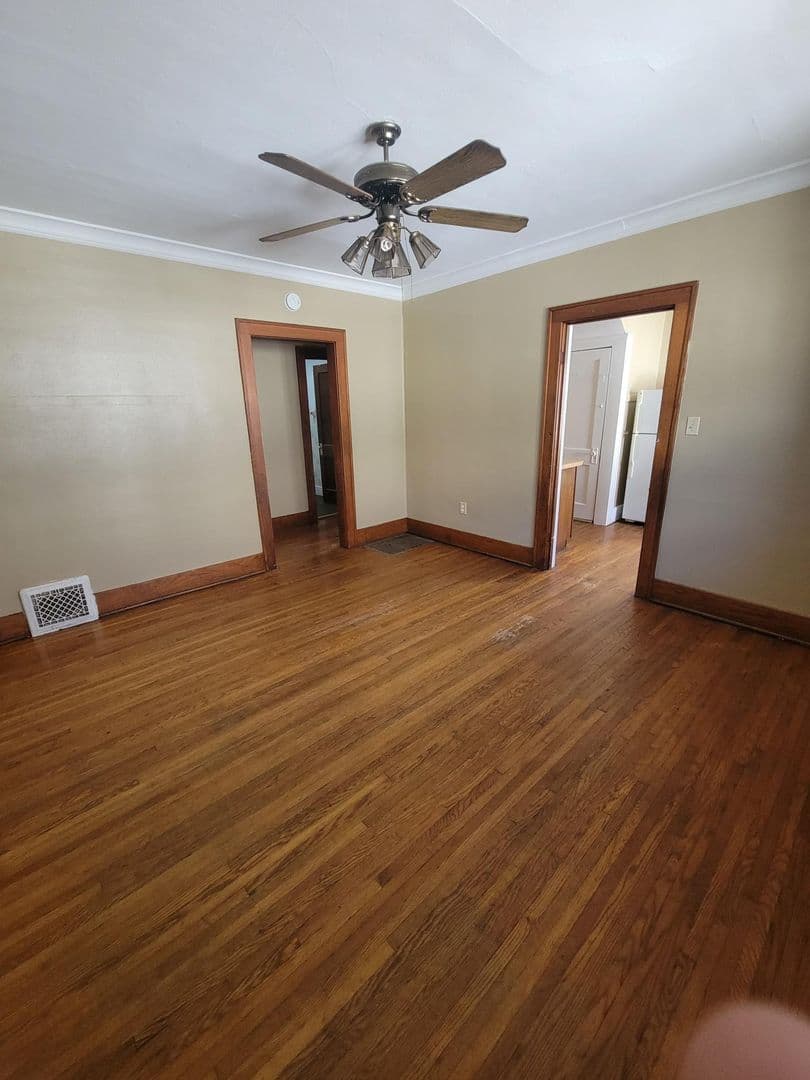 Peoria House: 718 E Republic St