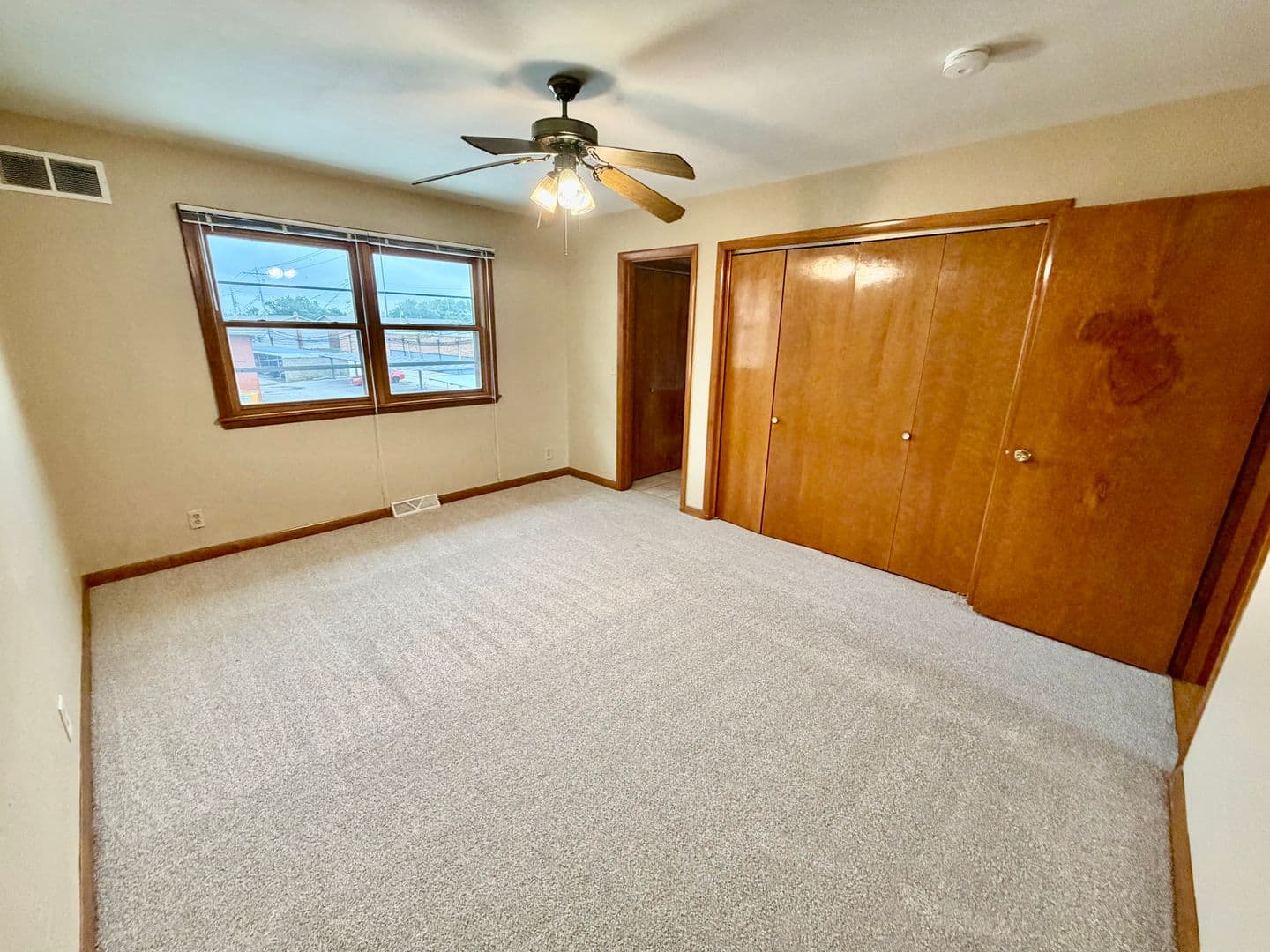 Bloomington Apartment: 316 Mecherle Drive