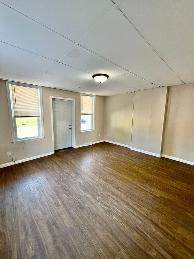 Lincoln Apartment: 515 S Maple Street
