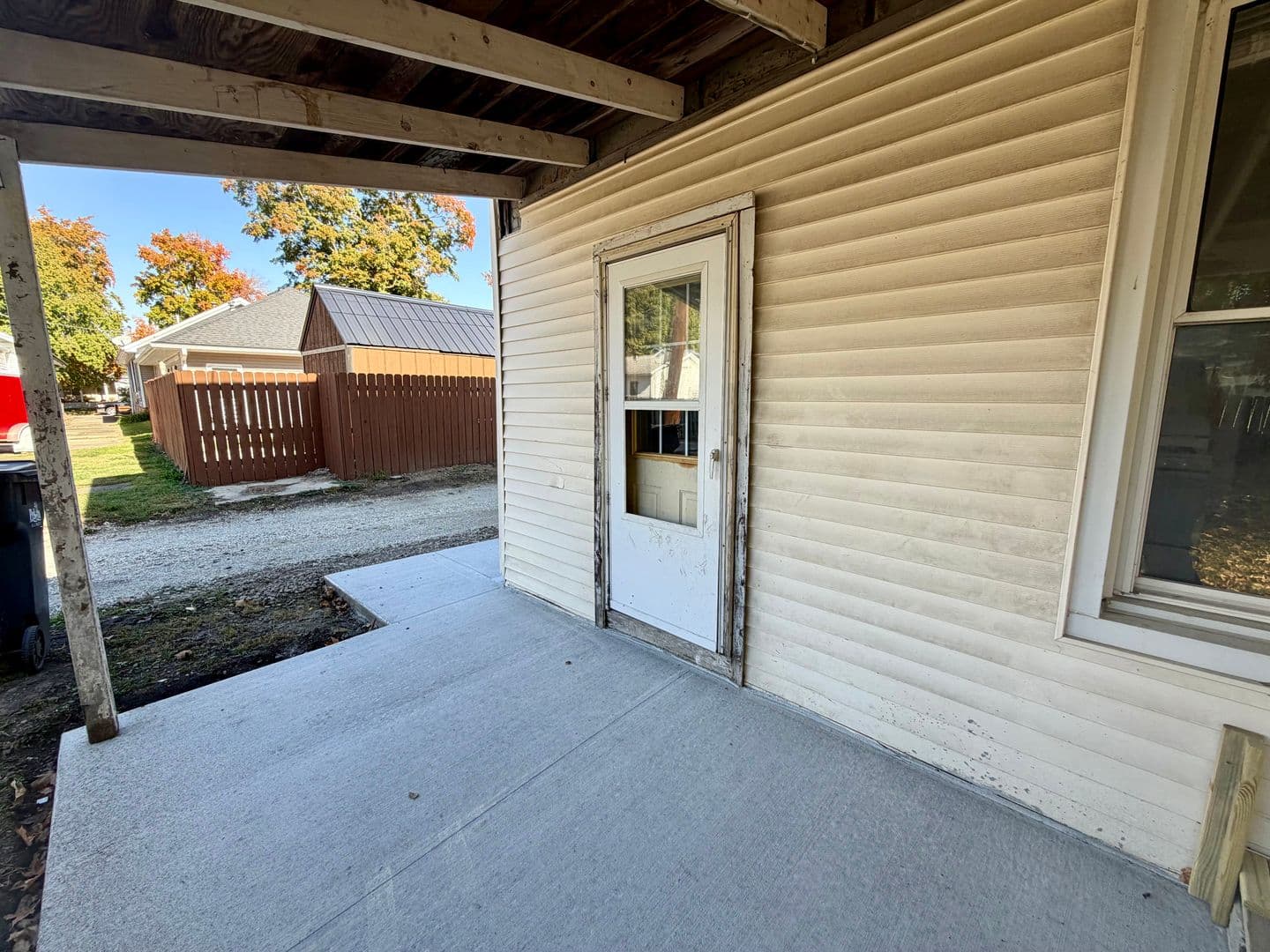 Lincoln Apartment: 515 S Maple Street