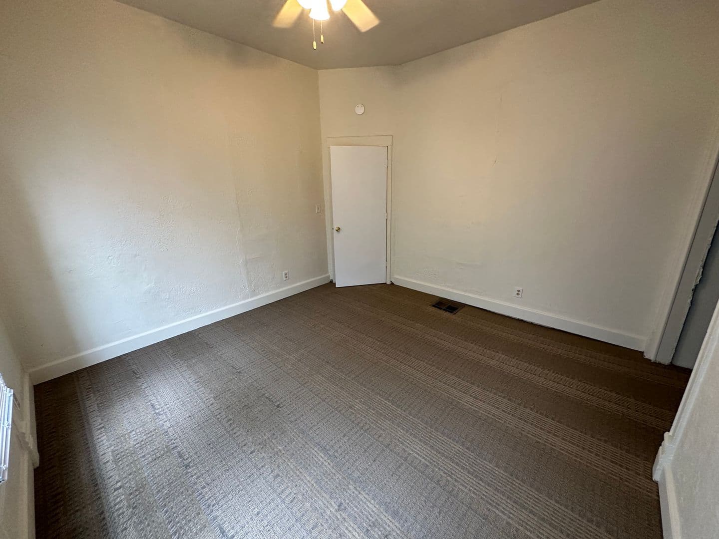 Bloomington Apartment: 909 W. Taylor