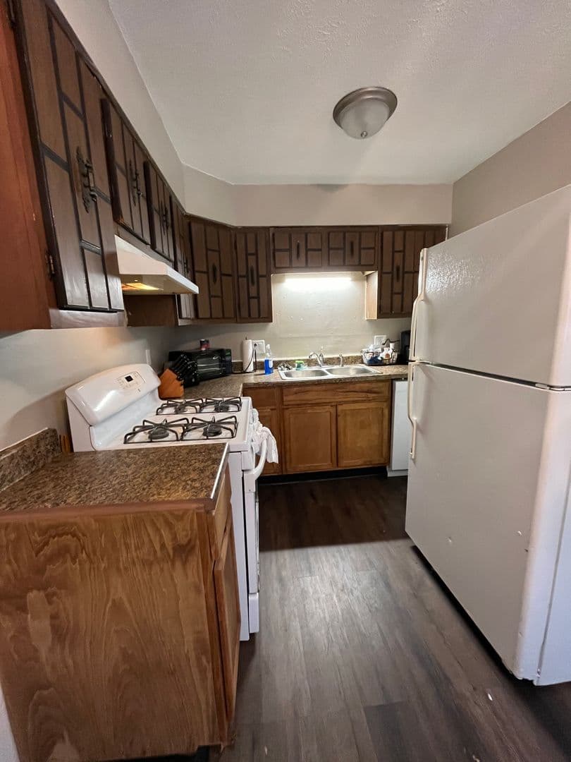 Normal Apartment: 1005 Charlotte