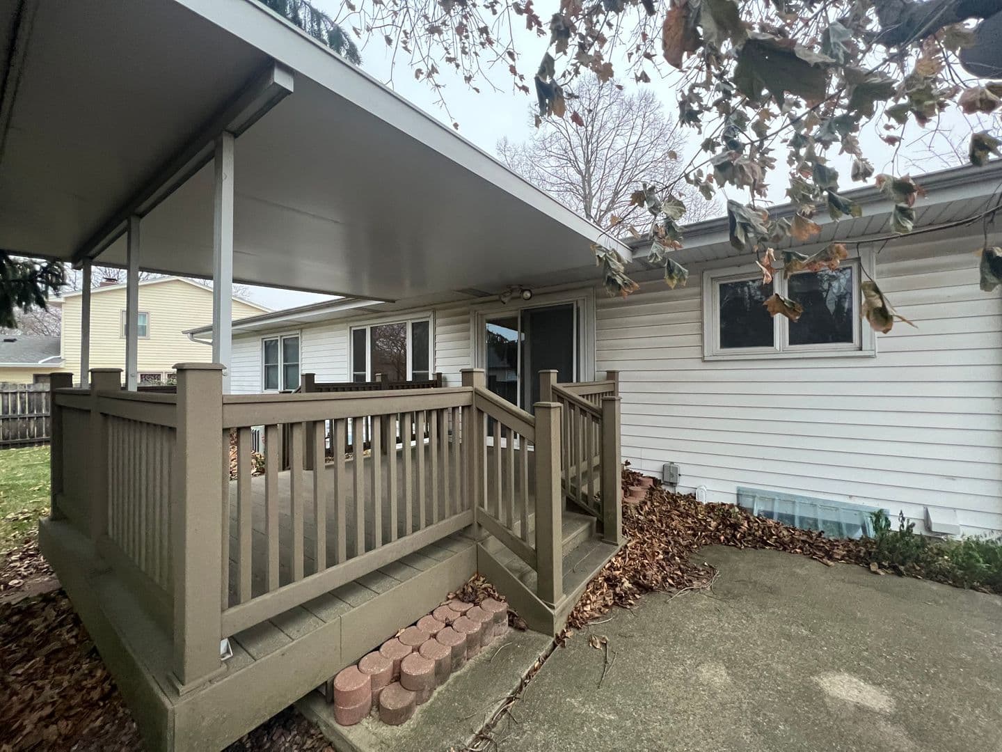 Springfield House: 2405 W Iles Ave
