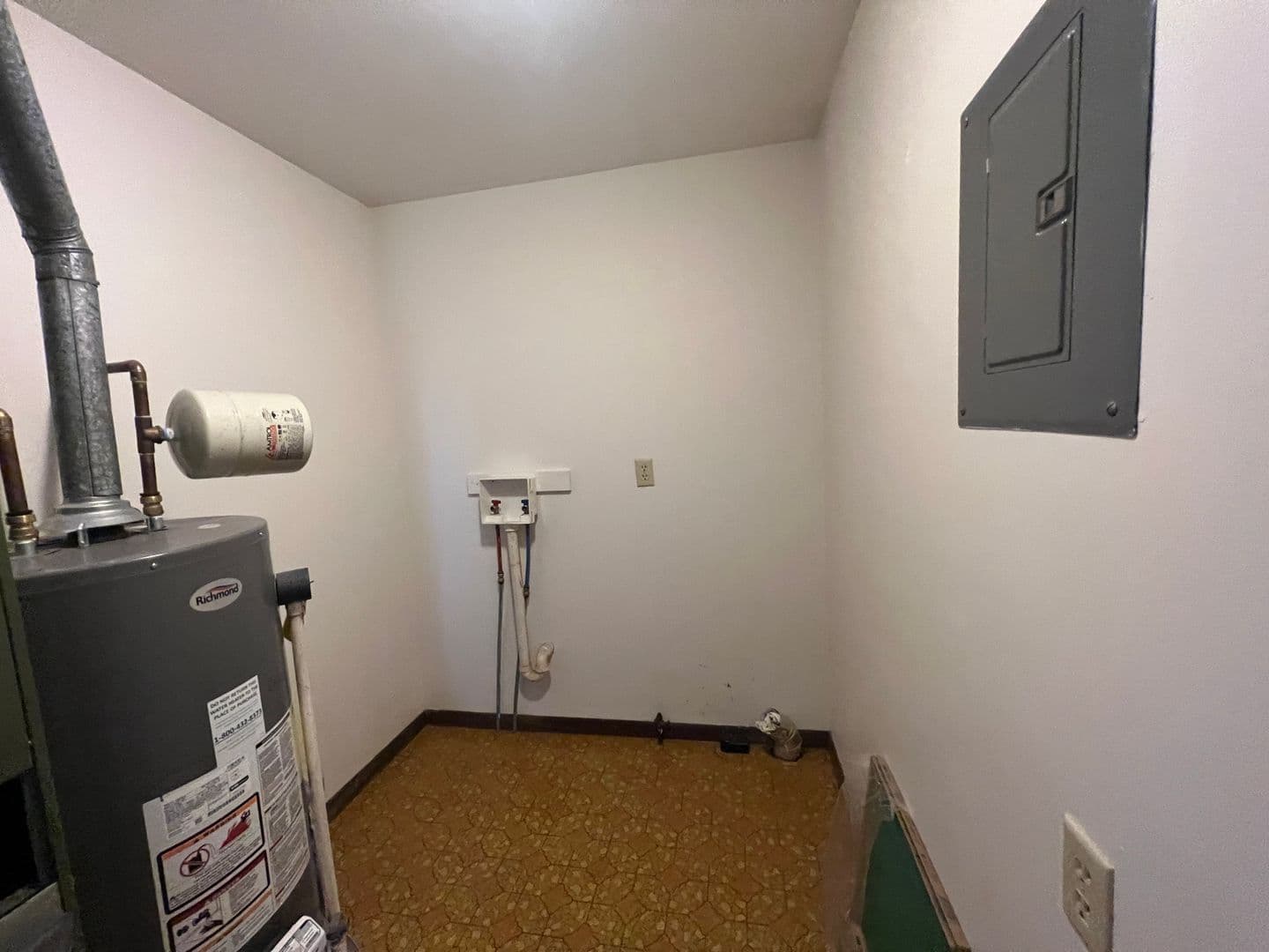 Stonington Apartment: 8 & 9 Wilshire