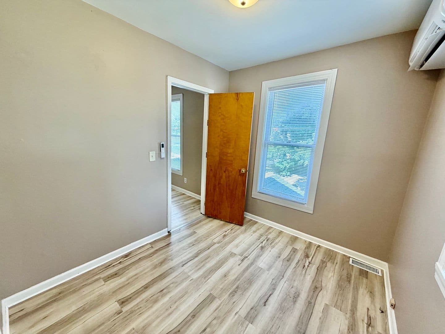 Bloomington Apartment: 601 S. Clayton