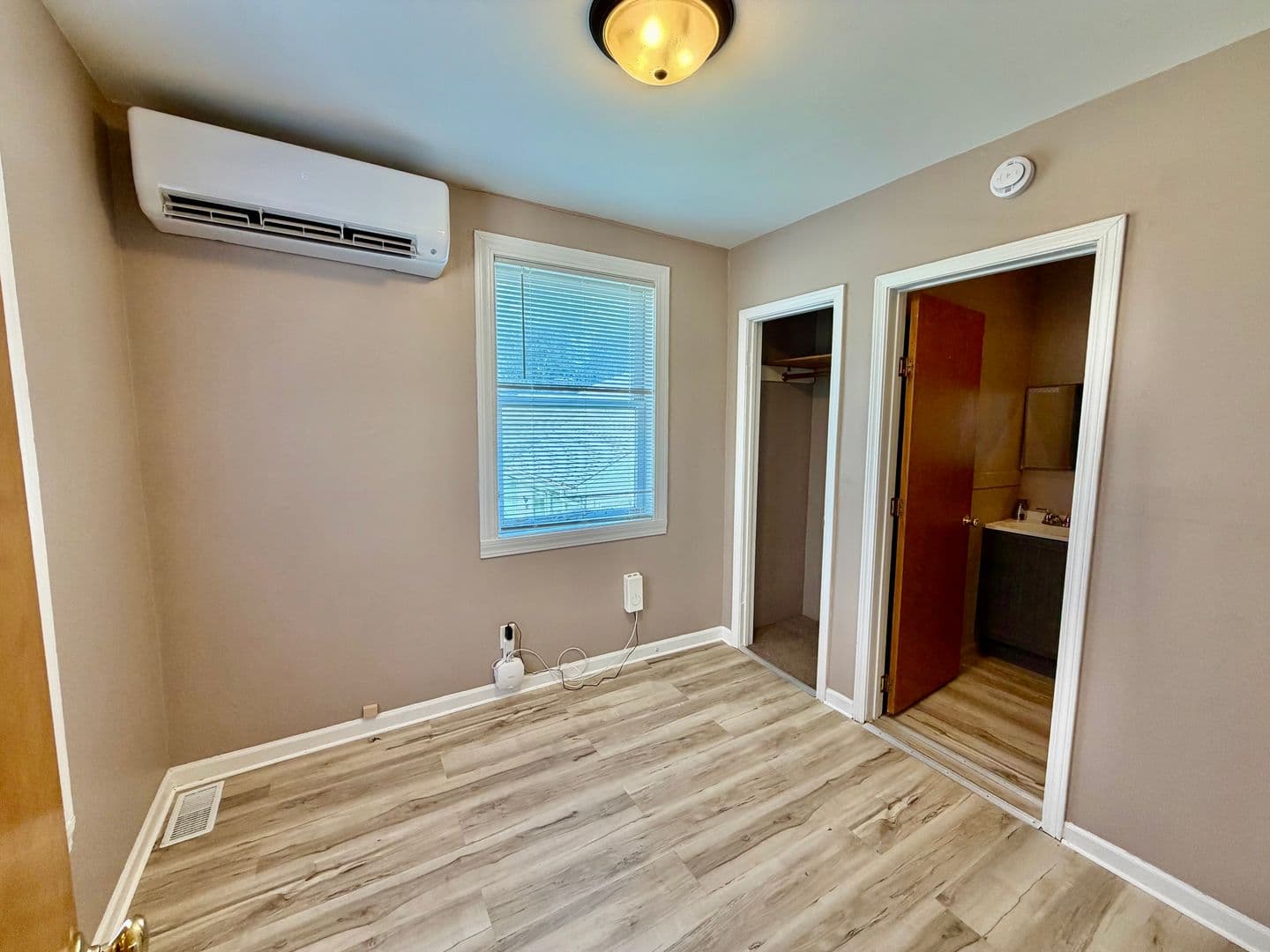 Bloomington Apartment: 601 S. Clayton