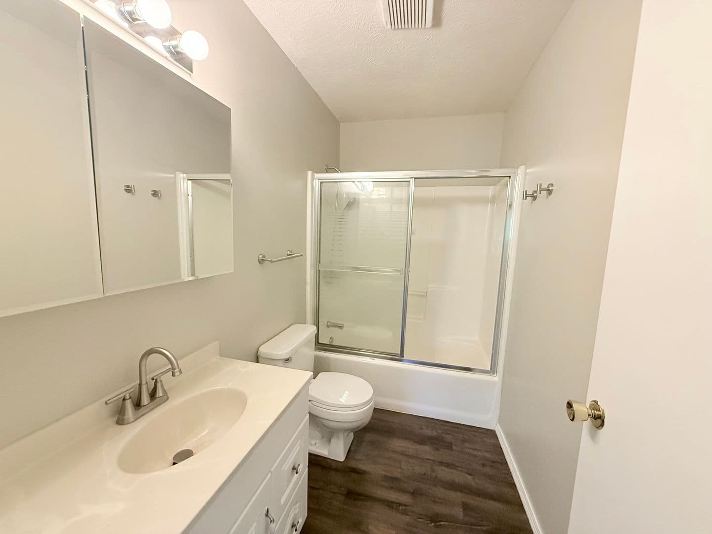 Normal Apartment: 1122 West Ave