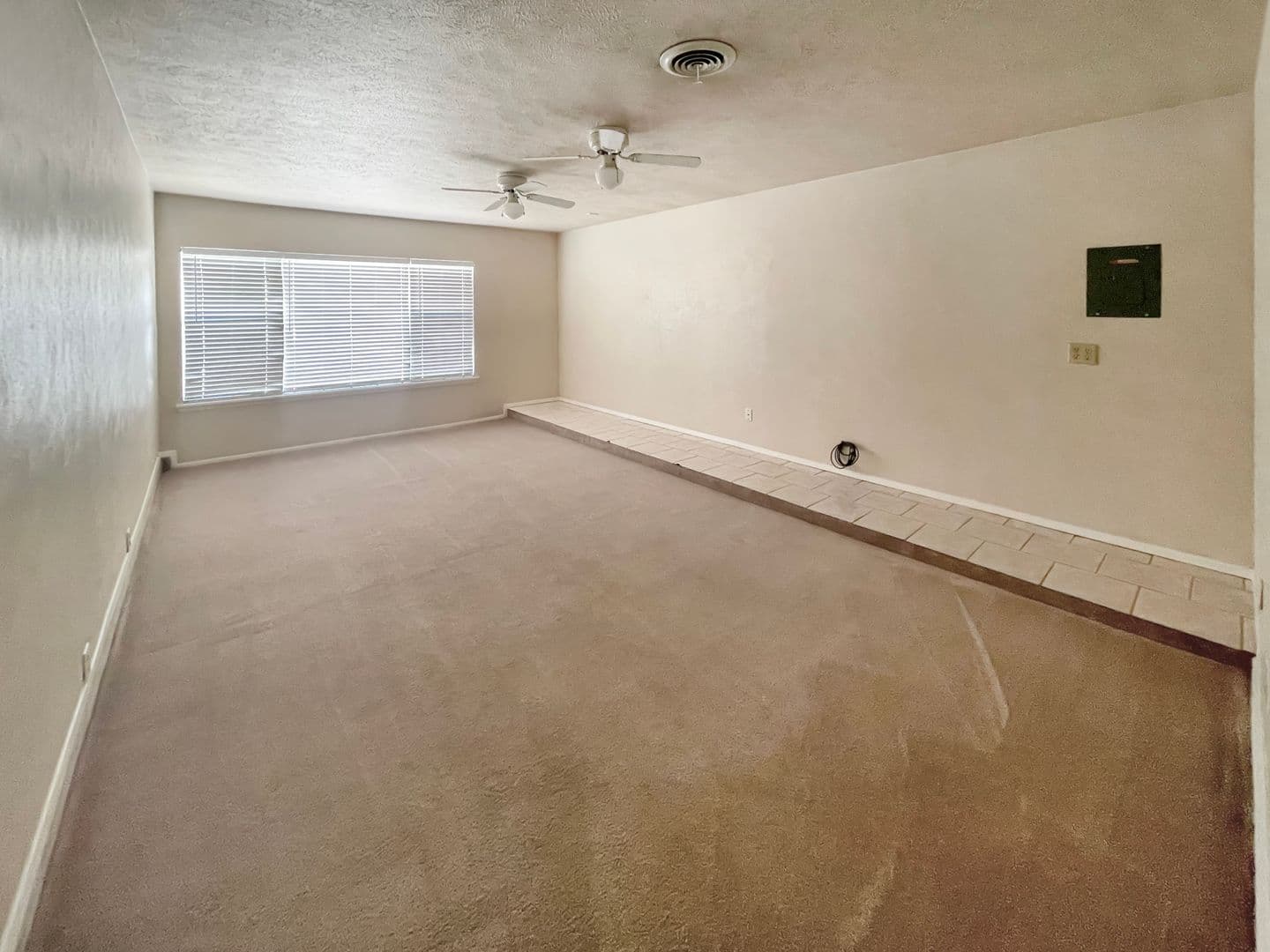 Hobbs House: 509 West Saint Anne Place