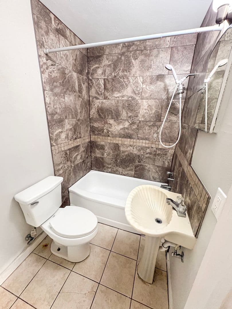 Lovington Apartment: 311-313 North Love Street
