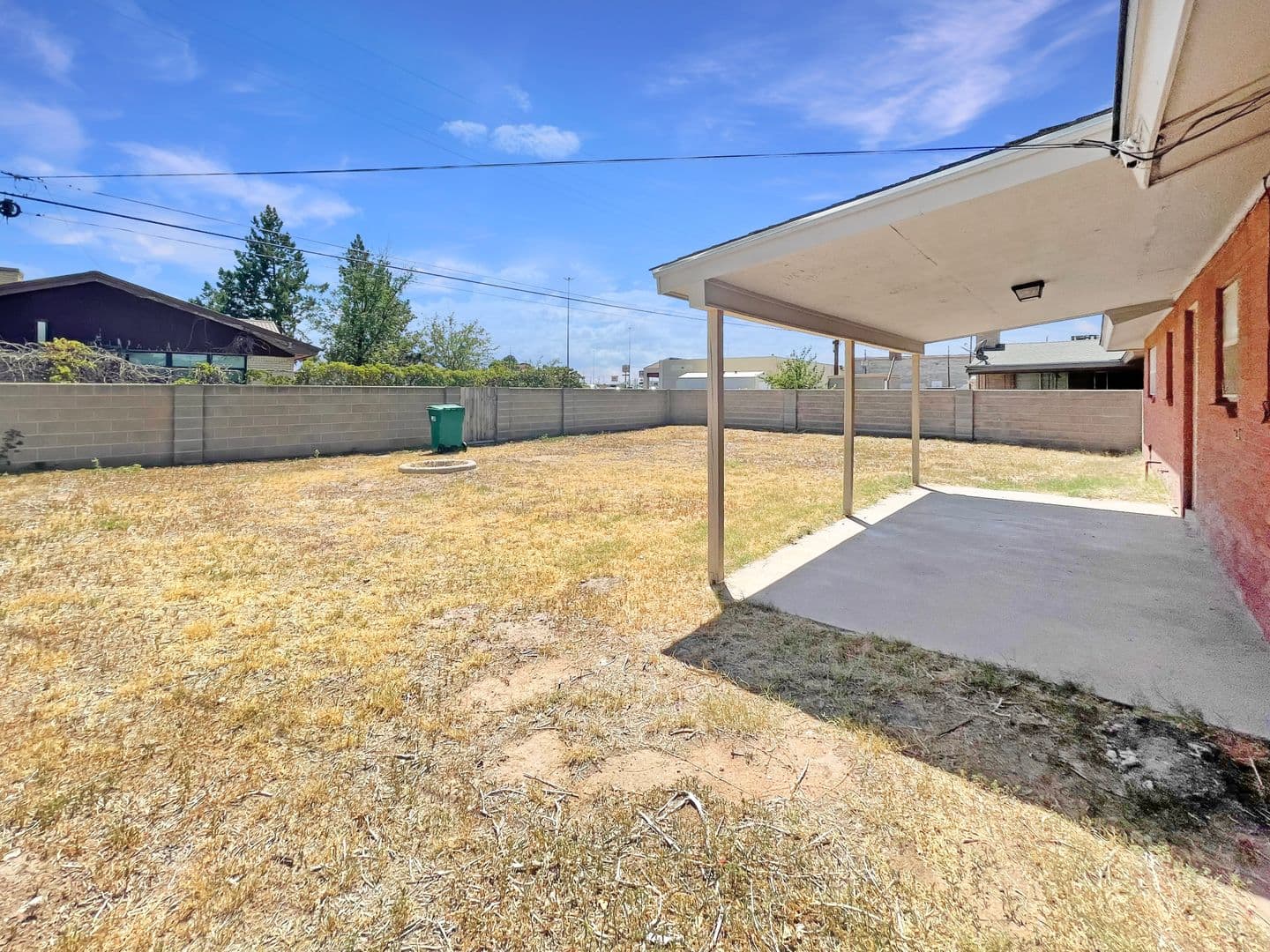 Hobbs House: 509 West Saint Anne Place