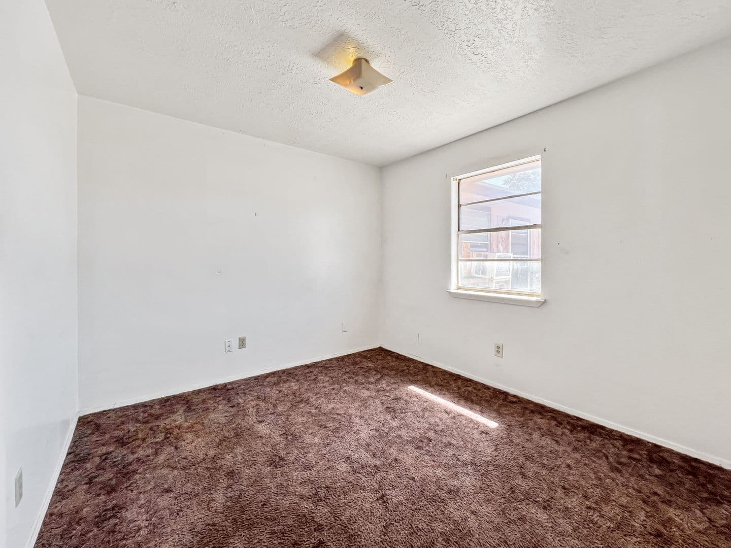 Hobbs Apartment: 2315 North Jefferson Street