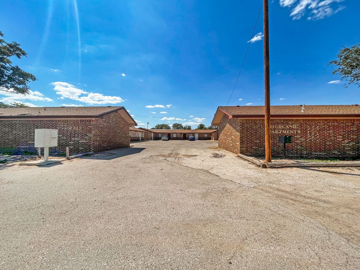 Hobbs Apartment: 2315 North Jefferson Street