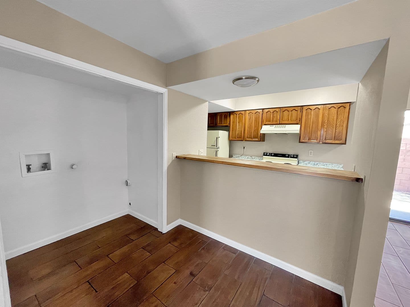 Hobbs Apartment: 4024-4030 North Calle Grande