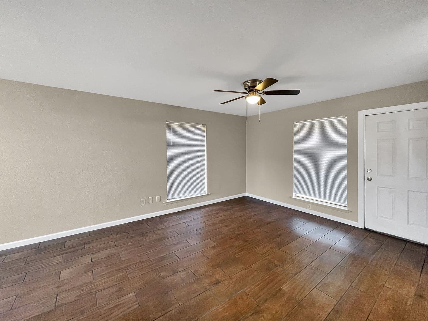 Hobbs Apartment: 4024-4030 North Calle Grande