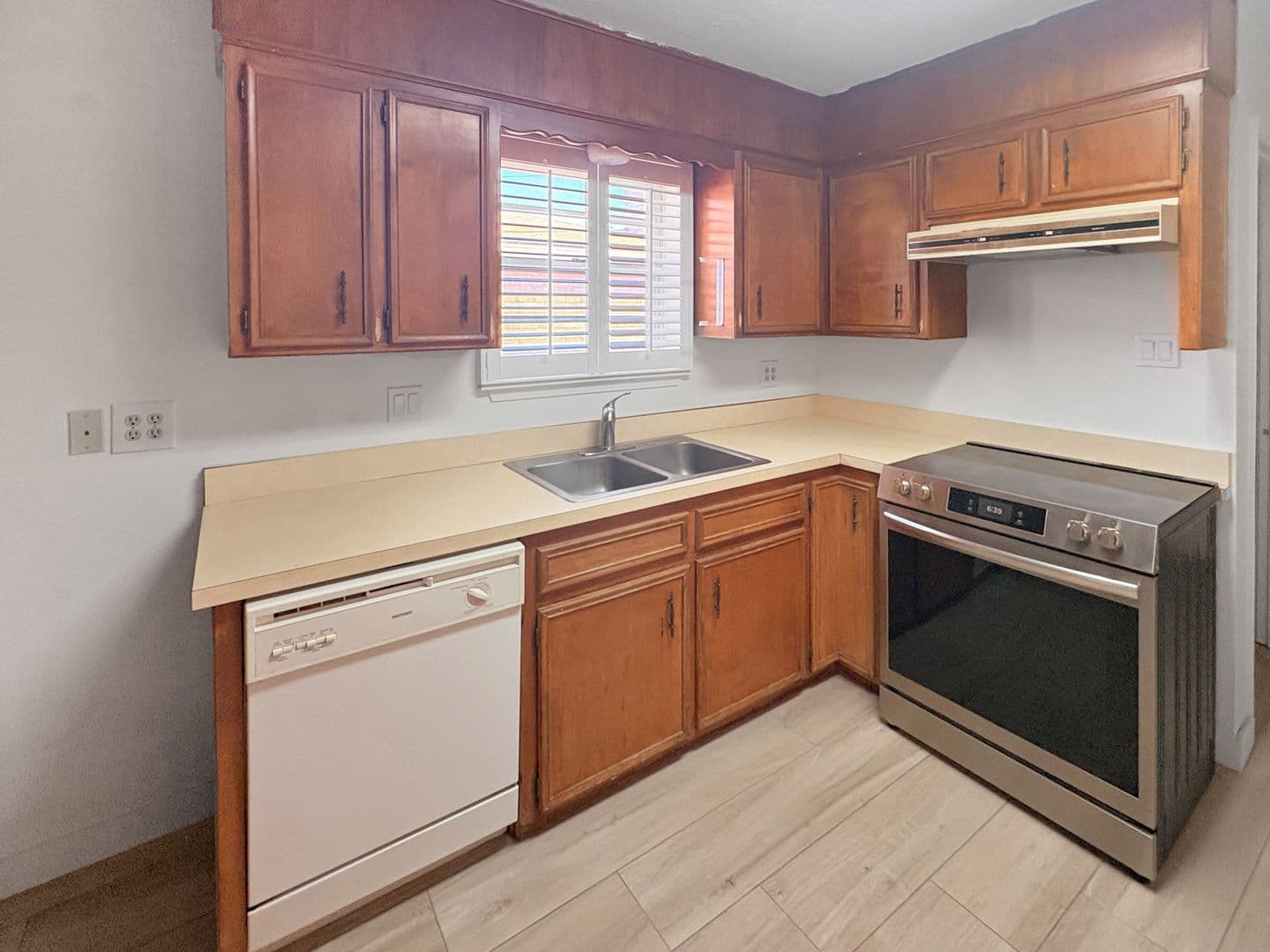 Hobbs House: 620 E Aspen