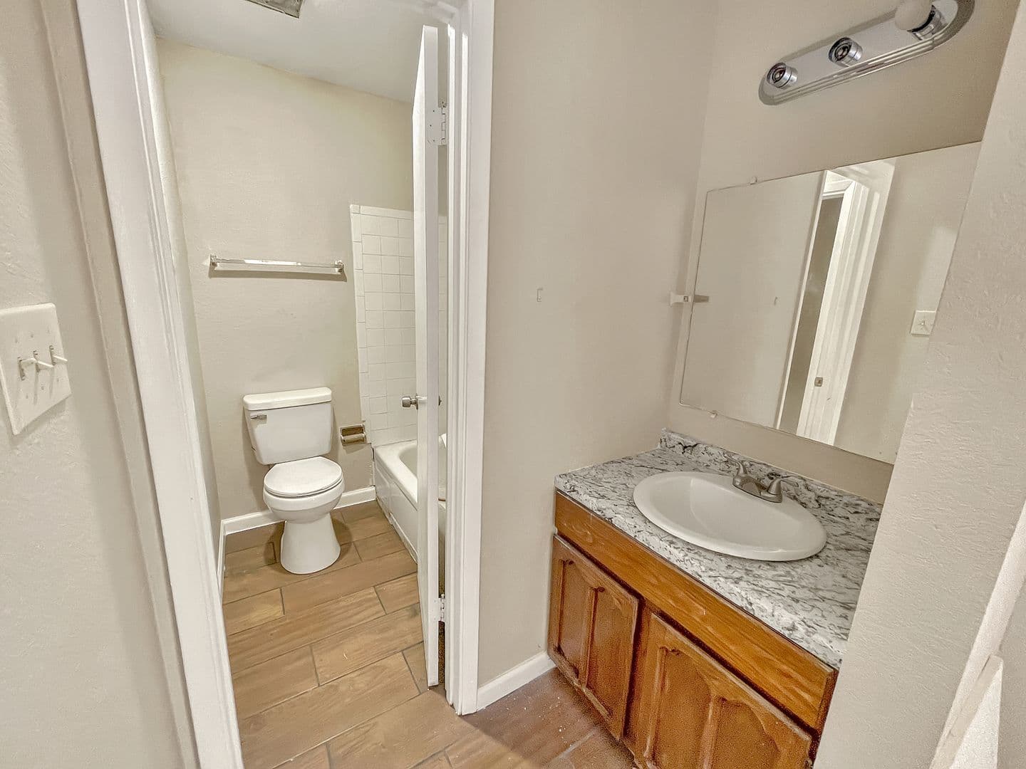 Hobbs Apartment: 4024-4030 North Calle Grande