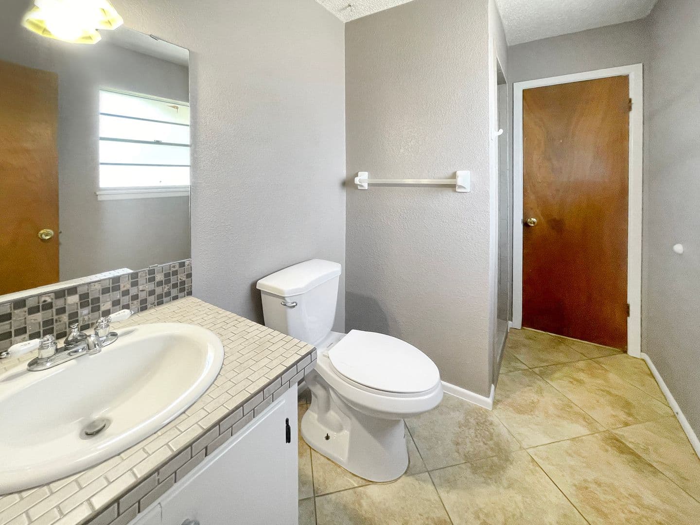 Hobbs House: 509 West Saint Anne Place