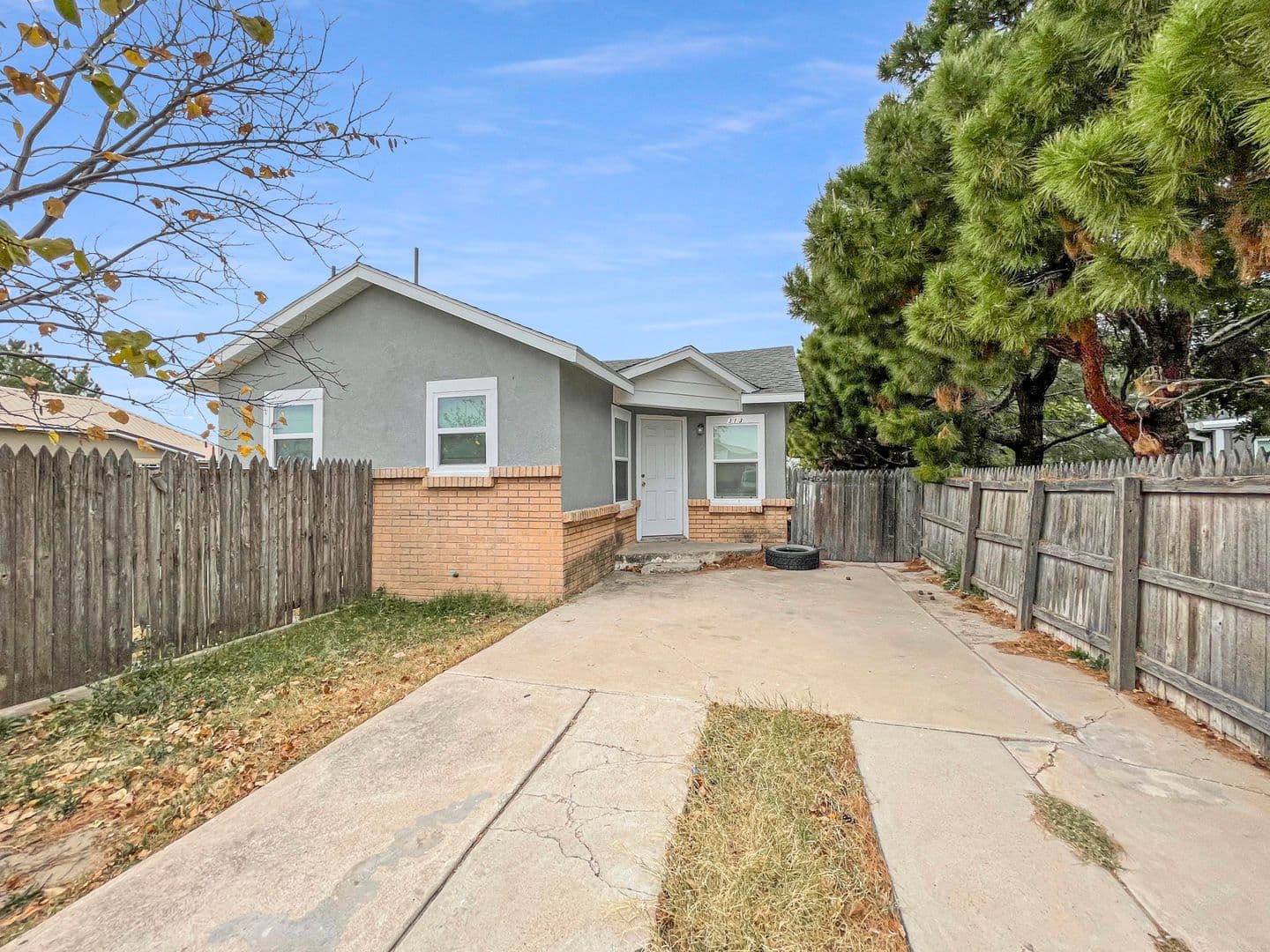 Lovington Apartment: 311-313 North Love Street