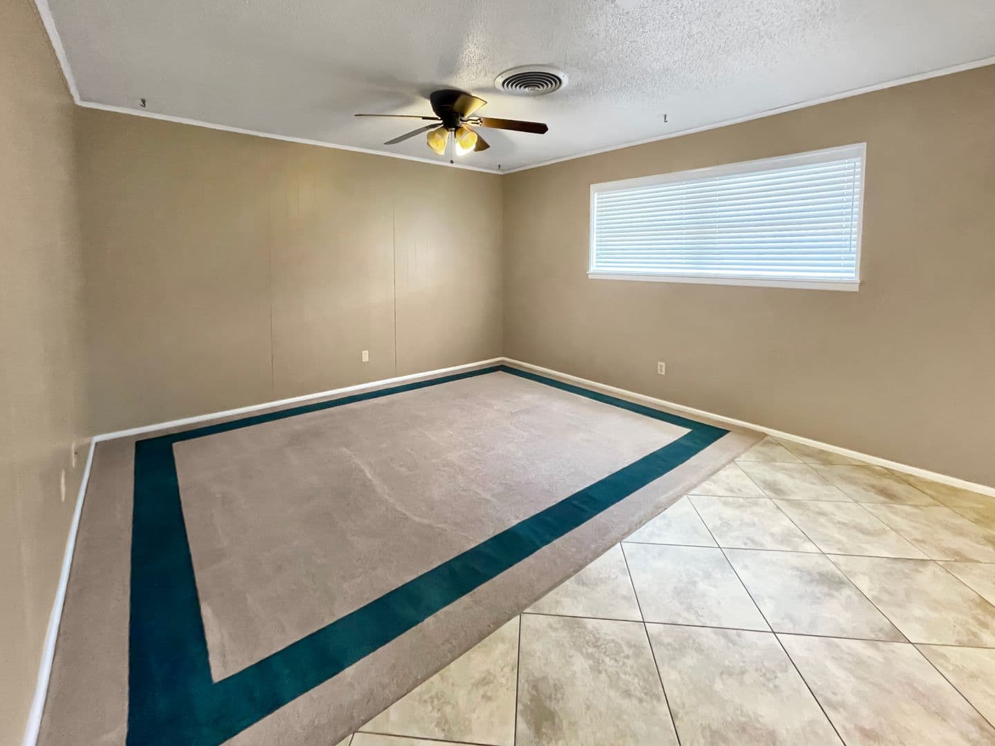 Hobbs House: 509 West Saint Anne Place
