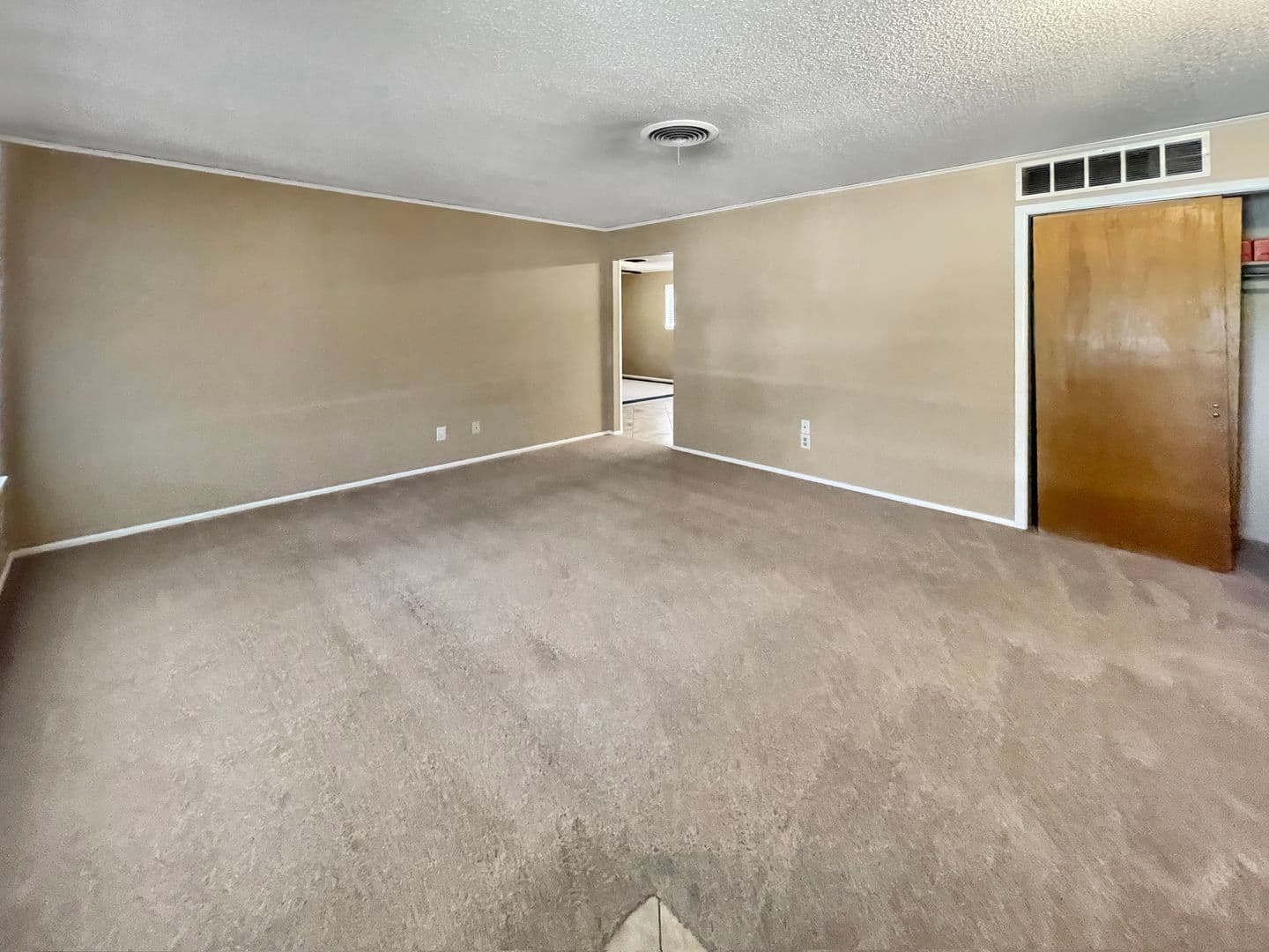 Hobbs House: 509 West Saint Anne Place