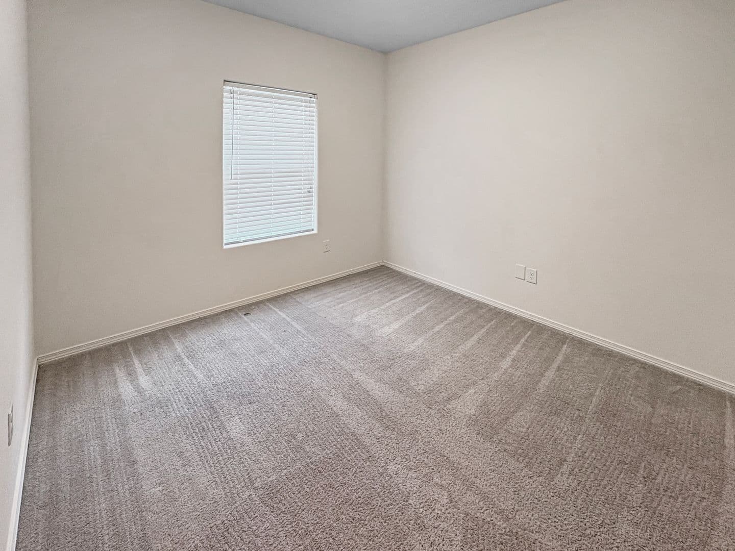 Hobbs Apartment: 2319-2331 North Desert Willow Lane