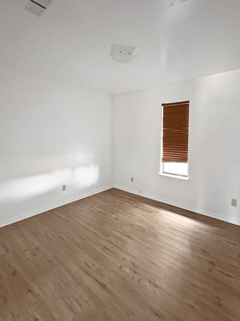 Hobbs House: 4000 North Mescalero Drive