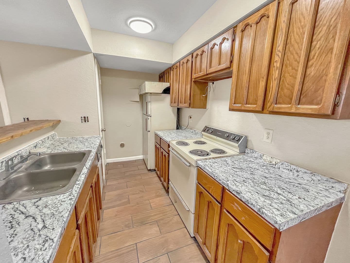 Hobbs Apartment: 4024-4030 North Calle Grande