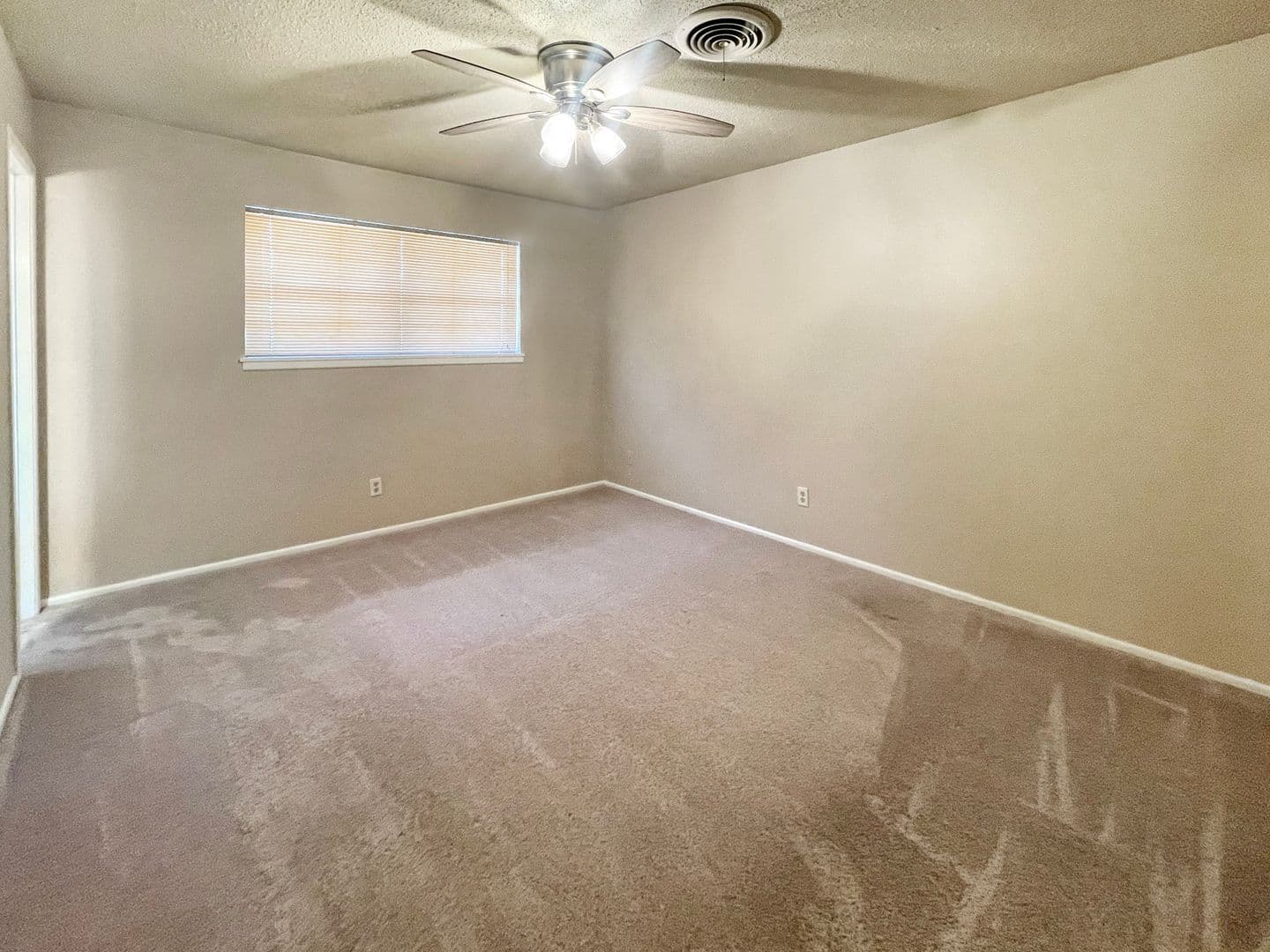 Hobbs House: 509 West Saint Anne Place
