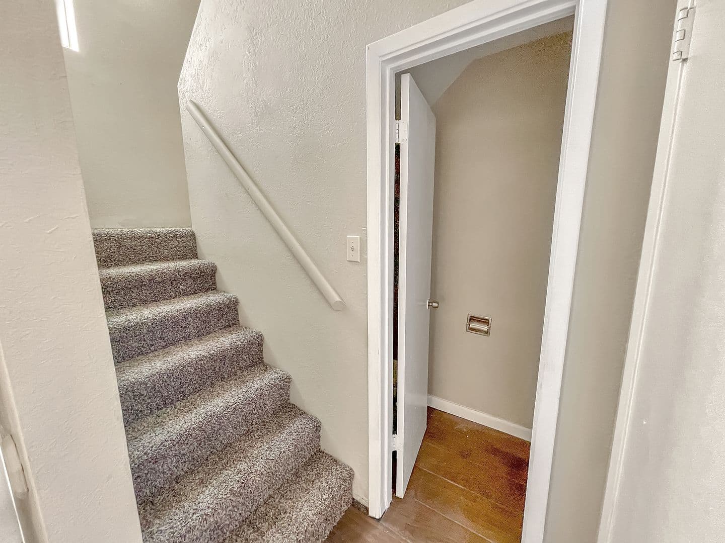 Hobbs Apartment: 4024-4030 North Calle Grande