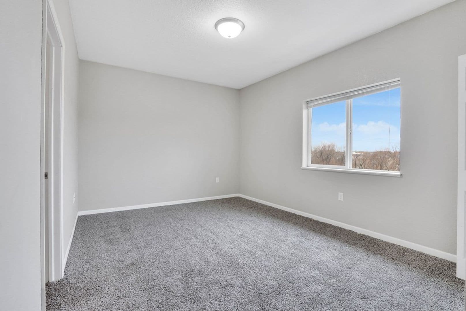 Cedar Falls Apartment: 4526 Chadwick Rd
