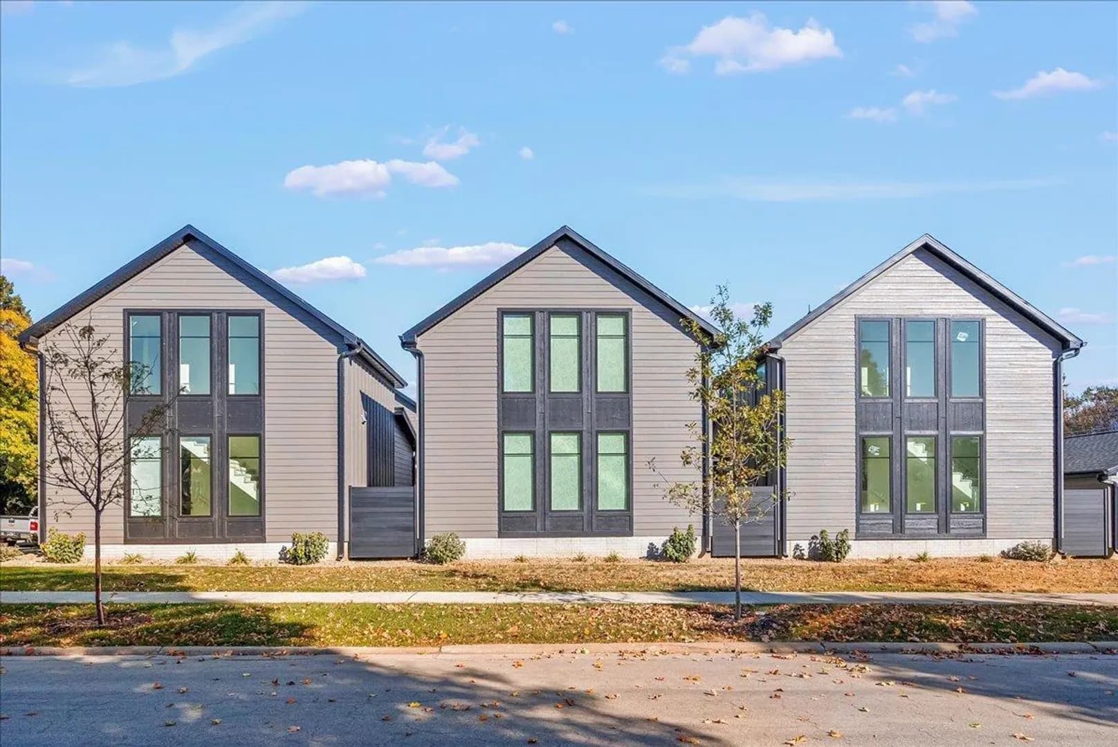 Cedar Falls Apartment: Clay Street