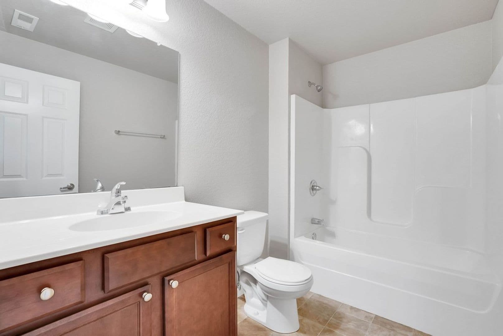 Cedar Falls Apartment: 4526 Chadwick Rd