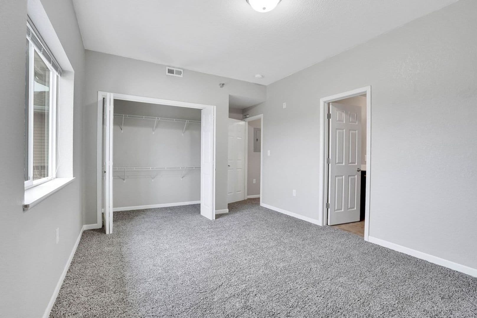 Cedar Falls Apartment: 4526 Chadwick Rd