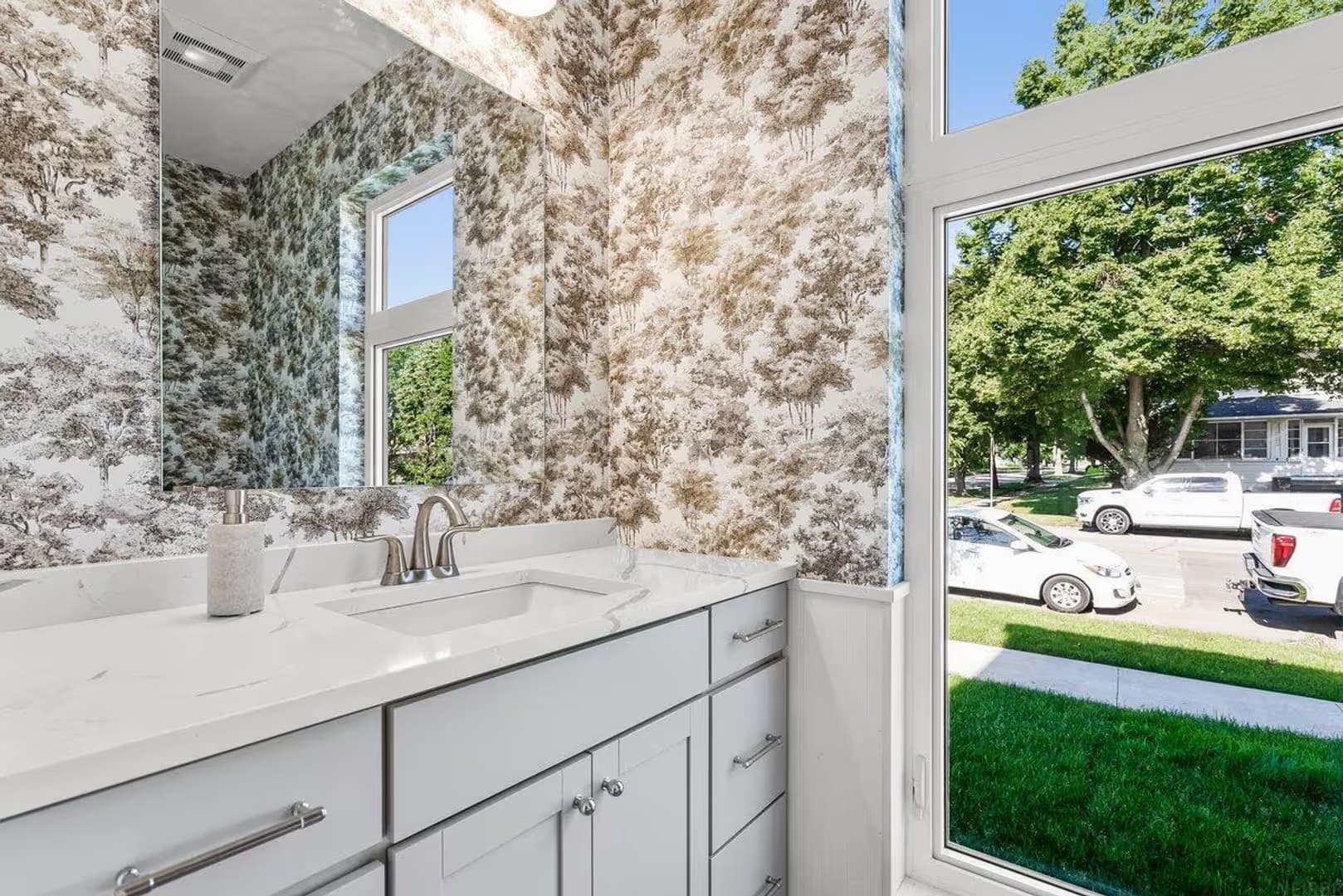Cedar Falls Apartment: Clay Street