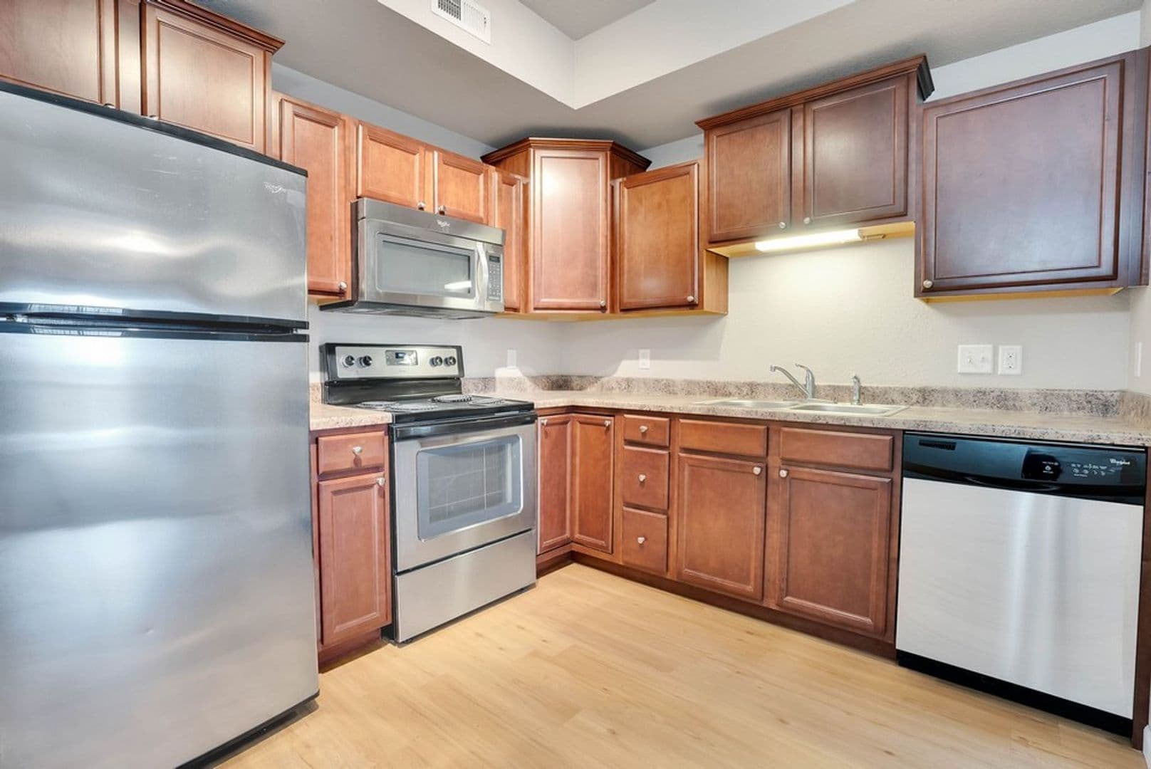 Cedar Falls Apartment: 4526 Chadwick Rd